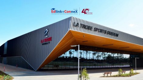 La Trobe University: