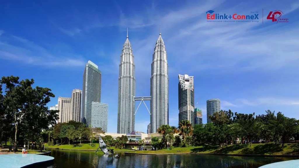 10 Universitas Top Malaysia & Beasiswa untuk Pelajar Indonesia